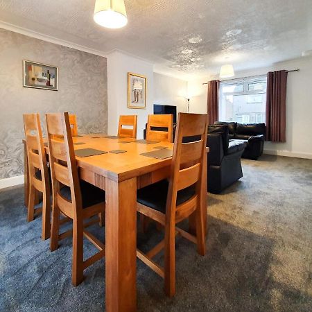 3 Bedroom House Amazon M90 Dunfermline Edinburgh Zewnętrze zdjęcie