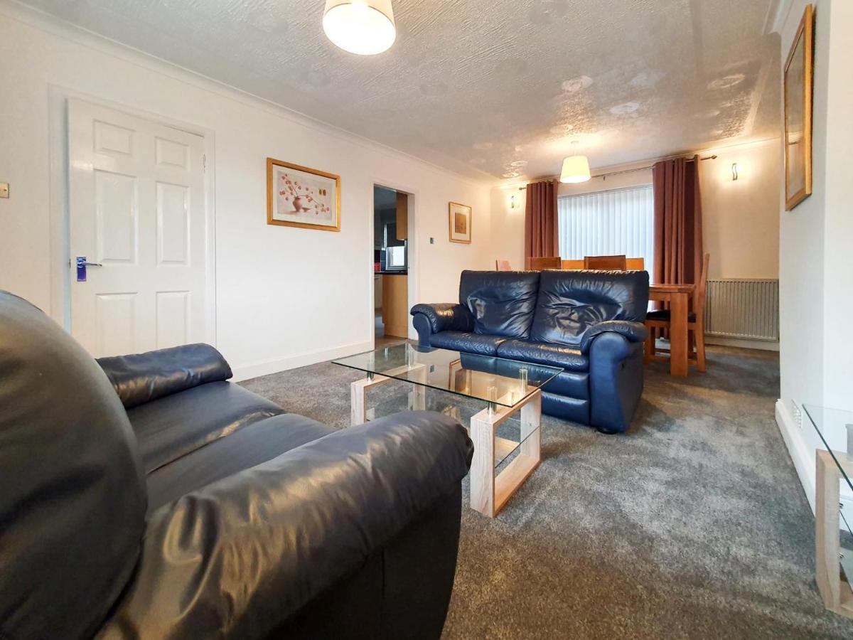 3 Bedroom House Amazon M90 Dunfermline Edinburgh Zewnętrze zdjęcie